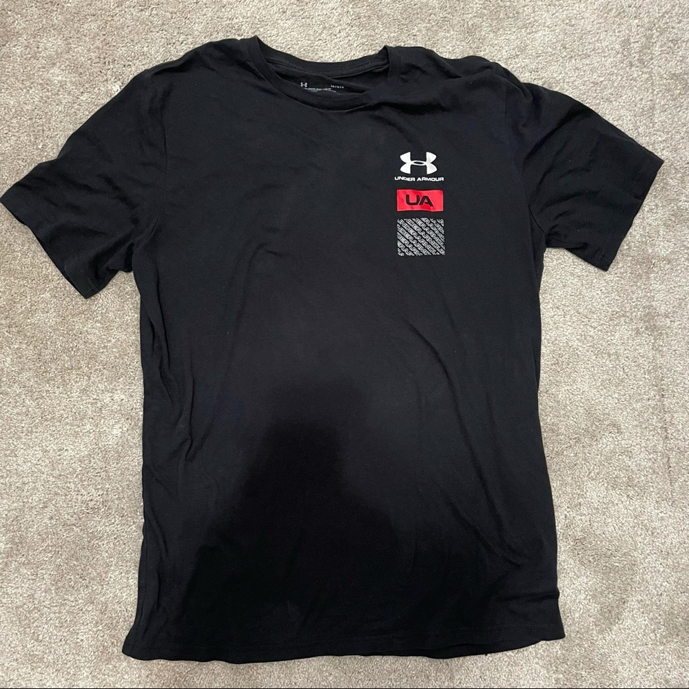 Men’s Under Armour shirt size large